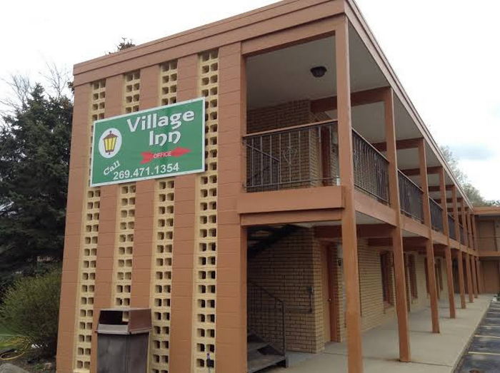 Village Inn Motel (Cum Laude Motel) - Web Listing